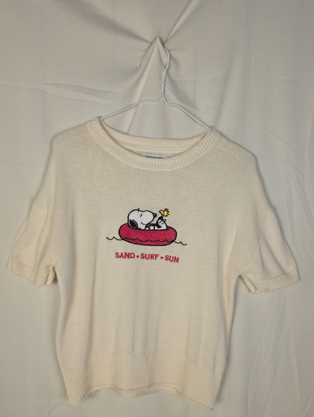 Peanuts Cream Short-Sleeve Snoopy & Woodstock Tee with Red Float